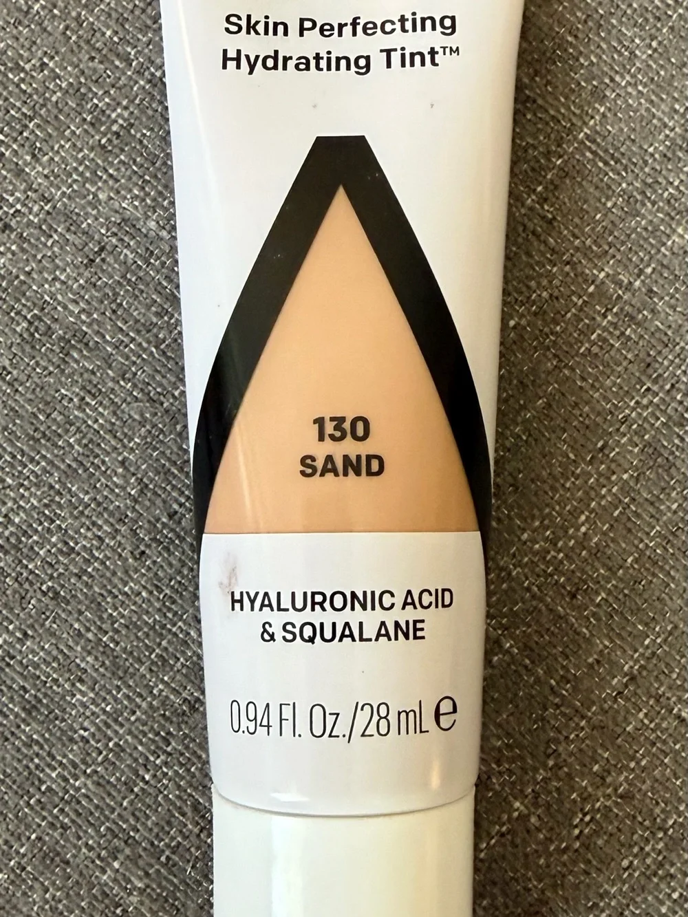 Almay Skin Perfecting Hydrating Tint - Sand (130) Beige Tone